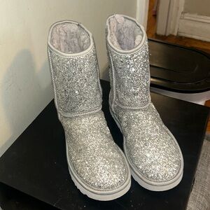 Silver glitter UGGS size 6